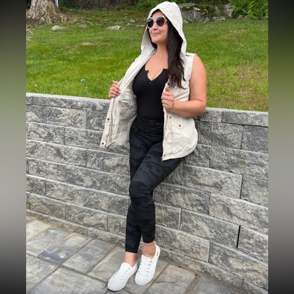 WHITE BIRCH- High Waisted Camouflage Print Knit Leggings - Picture 4 of 7